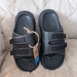 NEW! Hoka ORA Luxe Slides Womens size 7 Recover Slides